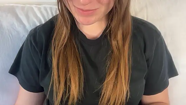 Lucyschickt Adlı Modelin Canlı XXX Sohbeti