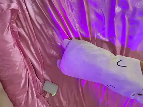 OnlypawzzのライブXXXチャット