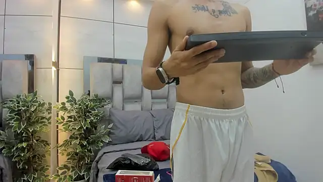 denis_winslown Live XXX chat