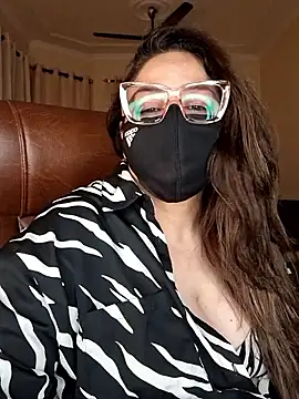 SEXY-Sardarni Adlı Modelin Canlı XXX Sohbeti