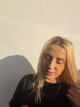 Strongqueen élő XXX-chatje