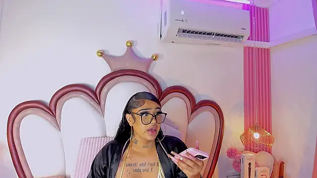 צ'אט XXX בשידור חי של Mia_Jansen