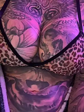 Chat XXX en directo de MeganWitch