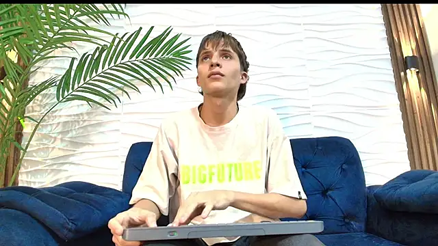 Pavo_tv's Live XXX Chat