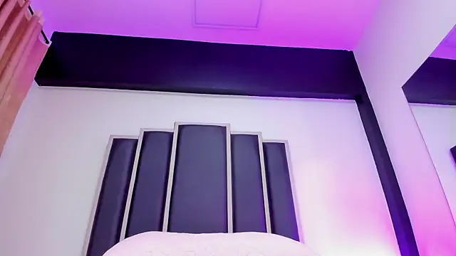 Aura-bakerr's Live XXX Chat