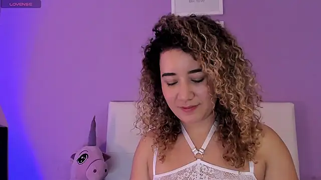 Charlotte11-11 Adlı Modelin Canlı XXX Sohbeti