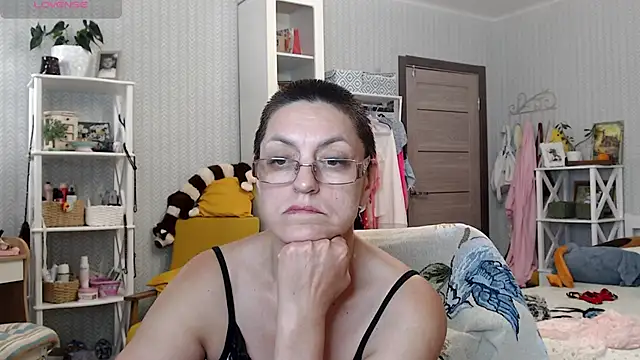 BloomingAllure's Live XXX Chat