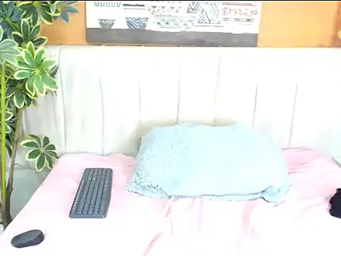 XtinaRave's Live XXX Chat