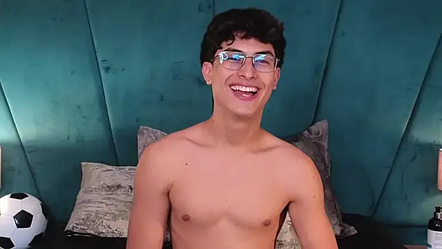 แชท XXX สดของ Aaron_Eze