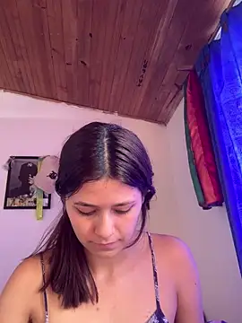 Vaiolet_H25T's Live XXX Chat