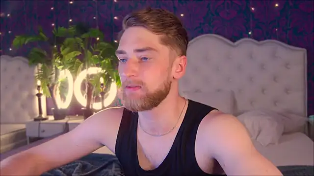 הופעת וובקאם של Dexter_Raze