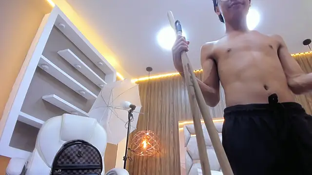 adams_bobby 现场XXX聊天