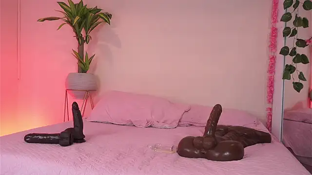 mili_moon_'s Live XXX Chat