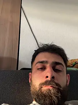 Shayan_021_Private: διαδικτυακό σόου στην κάμερα