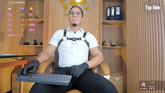 JoshMillerr_ Adlı Modelin Canlı XXX Sohbeti