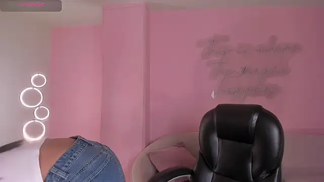 NatalieLewis Live XXX-Chat