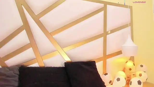 Chatroom XXX en direct de Zoe_Monrow