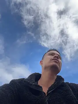 DominickSullivan élő XXX-chatje