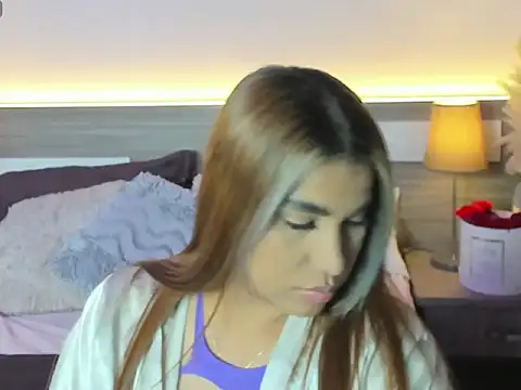 XXX chat uživo modela ZarahFoxx