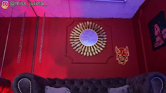 Онлайн чат XXX Julieta_Russell