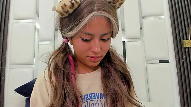 _lily_star3's Live XXX Chat