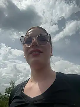 Chatroom XXX en direct de NicoleCut