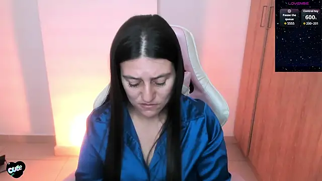 Chatroom XXX en direct de Saskyaa