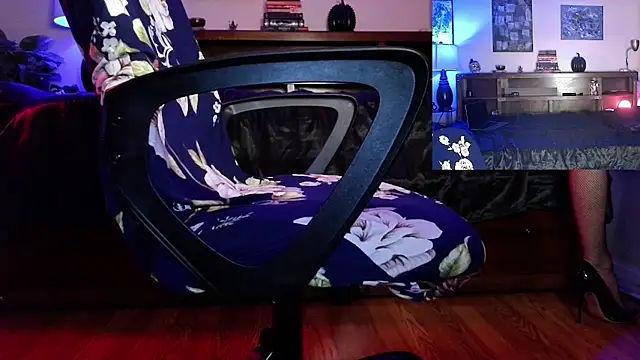 DominicaMolotov 在線直播表演