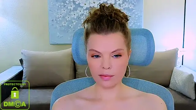 Glossier's Live XXX Chat