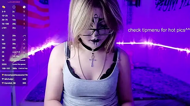 CucKuhtaのライブXXXチャット