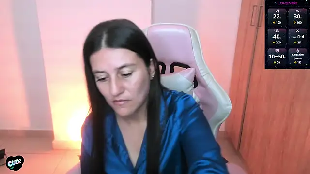 Chatroom XXX en direct de Saskyaa