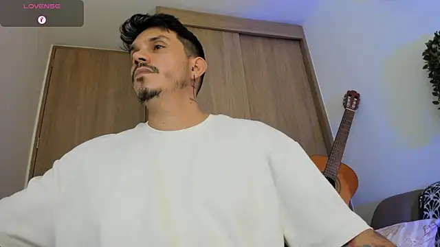 alejandro_stark live XXX chat