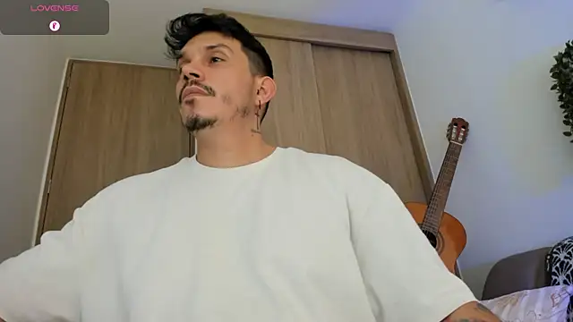 alejandro_stark's Live XXX Chat