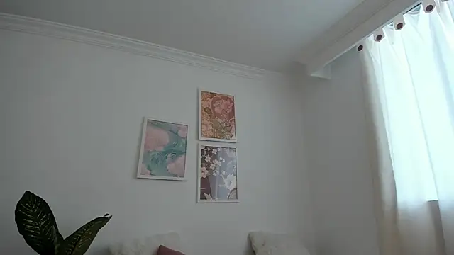 canelleGarces' Live XXX Chat