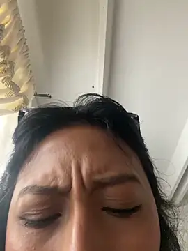 StefanyLuxe_18's Live XXX Chat