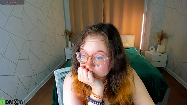 Aleks-casterrr's Live XXX Chat