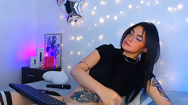 Isa_Maiden1's Live XXX Chat