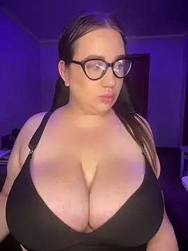 GabiBoobs Adlı Modelin Canlı XXX Sohbeti