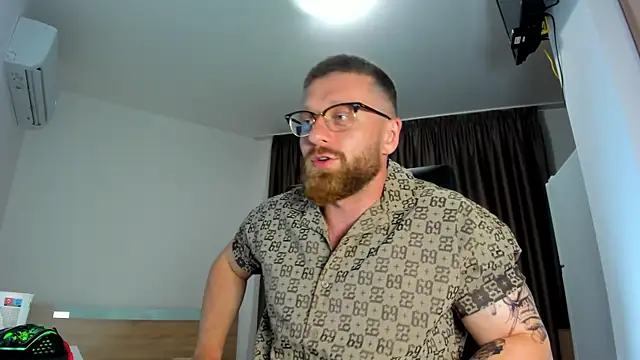 Findom_guy Chat XXX in diretta