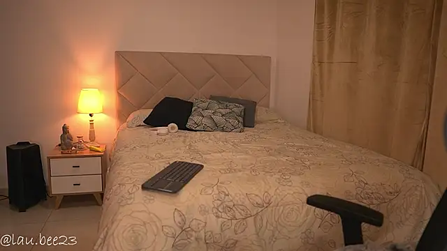 دردشة Lau_Bee الجنسية المباشرة