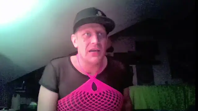 Czat XXX na żywo – Bigthroaterboy