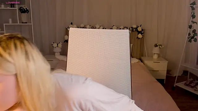 CelestineMauriac Chat XXX in diretta