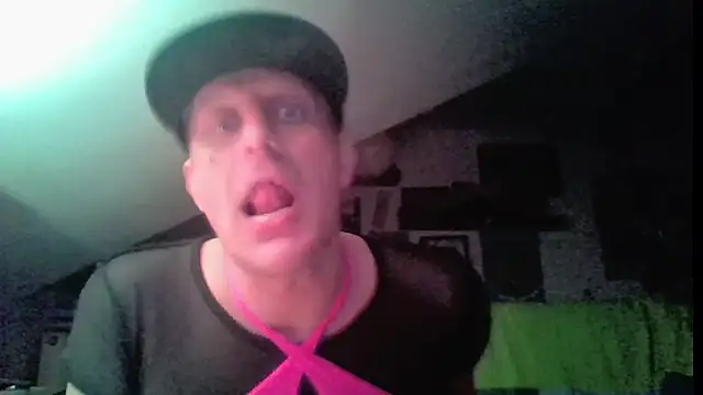 Bigthroaterboy's Live XXX Chat