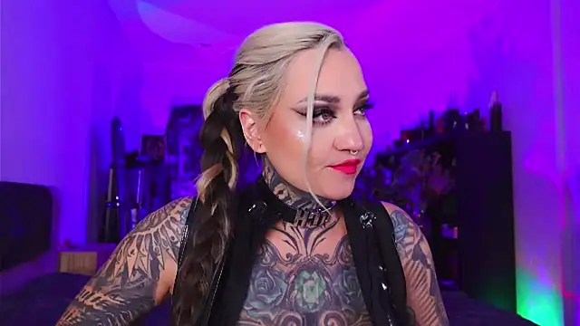 MistressDarkSindel's Live XXX Chat