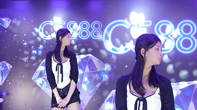 C5888 Chat XXX in diretta