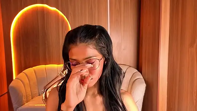دردشة Alina_b_ الجنسية المباشرة