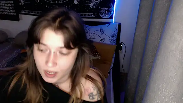 AlienforTwenty – Naživo XXX chat