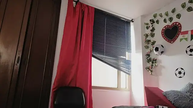 צ'אט XXX בשידור חי של MiaCollinssx