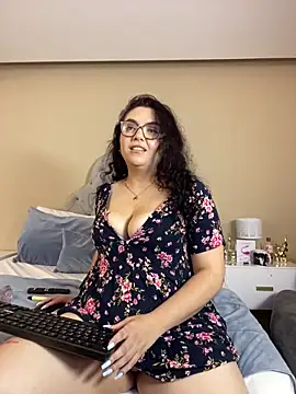 AlmaraRouge Adlı Modelin Canlı XXX Sohbeti