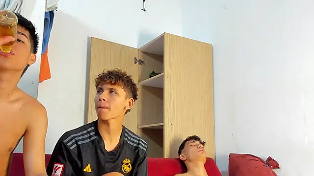 willy_sexxx18 Webcam Show